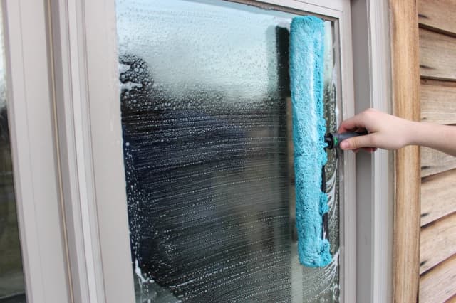 Porter Bros window cleaning in Niagara