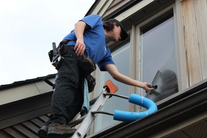 Professional gutter cleaning service in Grimsby