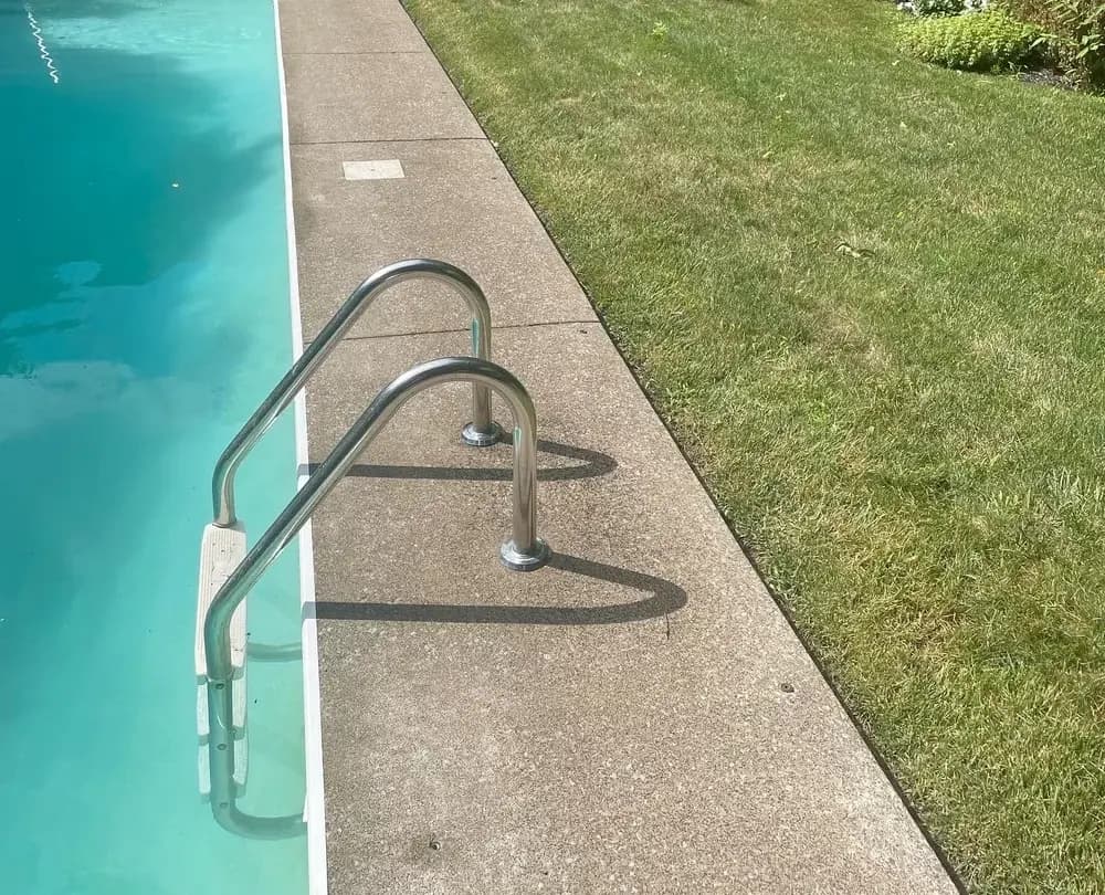 After — Concrete pressure washing before and after in Niagara-on-the-Lake