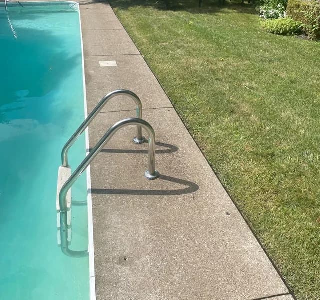 After — Exterior cleaning concrete before and after in St. Catharines