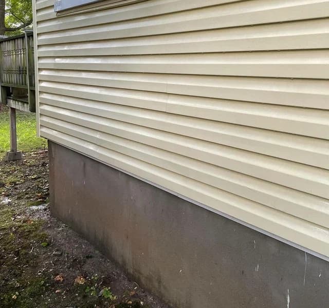 After — Siding cleaning in Niagara